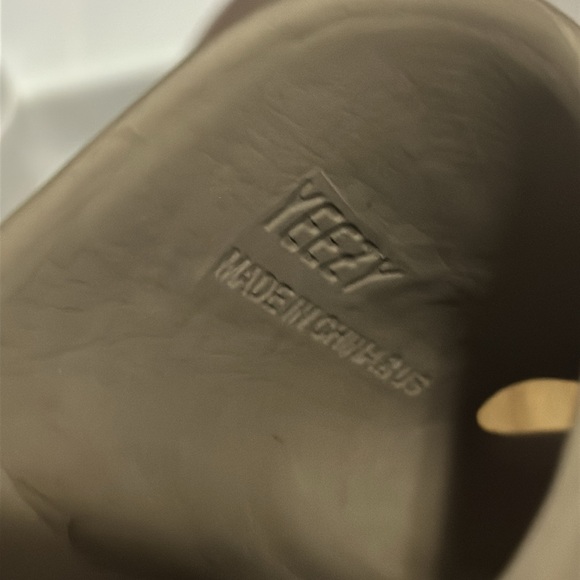 Adidas Yeezy Slides Brown Slip On Sandal Shoes AS IS - Picture 14 of 14